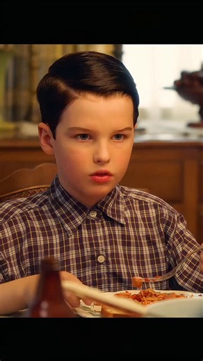 🎬 “I’m a very complicated person” young Sheldon is very rude and Missy the supporting character was happy her twin Sheldon is paying back his Dad 🤣 he broke the fridge and George turned Sheldon into a brisket.