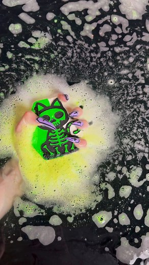 8.1K views · 122 reactions | This bath bomb is one of my favorites! Not only how it looks.. but how it smells! Smells like kiwi watermelon cherry!  #bathbombs #bathbombaddict #catsofinstagram | TwistedAllure | Facebook