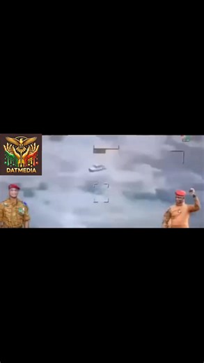 Franchement je comprends pas comment des êtres humains disposant de cerveaux et de l'intelligence peuvent combattre leur propre pays la terre de leurs ancêtres et la terre qui les a vu naître et grandir. Ça me fait mal à leur place quand je vois que des gens d'un autre occident les pompes pour s'attaquer et tuer leur propres parents et frères. Mais l'armée de l’AES est différente de celle de la CEDEAO elle vous fera pas de cadeau alors abandonné vos idées maléfiques et venez on va faire l'AES en