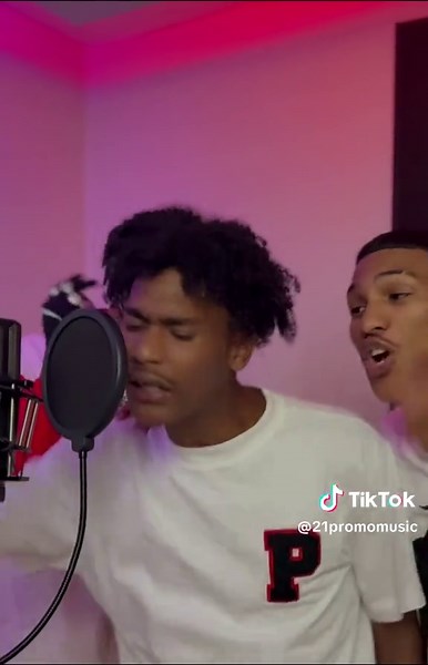 Plug Me freestyle now available on DALA KREATIVE YouTube ❤️🙏🏽 #SAMA28 #21promomusic #21promo #fypシ゚ #fyp #afrikaansrap #21promoandpengii #21promoenpengii #pengii #plugme