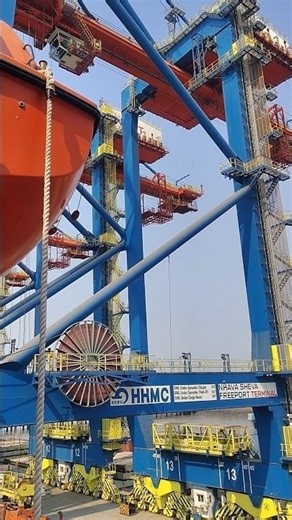 “India’s Biggest Port Container Loading 😱🔥 #shorts #jnpt #port #trending #containerloading #ship