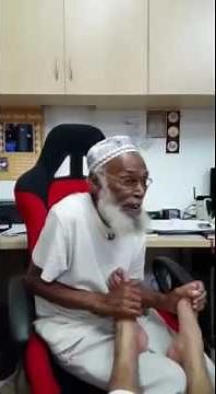 Funny old man sings "Say sugar in the morning ding ding" honey in the morning song ORIGINAL VIDEO
