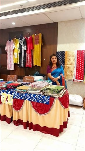 Get Set Go 🚶‍♀️ #shorts #saree #customer #fashion #kurtisstyle #silksaree #backlesssaree #shopping