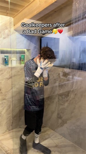 Goalkeepers after a Bad Game😢💔 #gripmode #football #goalkeeper