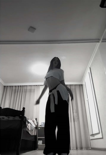 reminds me of lisa’s dance #sglisa #lisablackpink #sgdance #lisadance #fyp