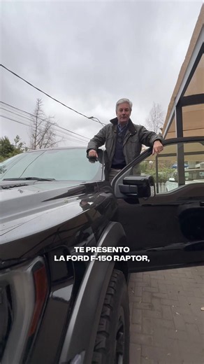 🦖 FORD F-150 RAPTOR 3.5 2024 💰 $70.970.000 📍39.800 KM Una de las pickups más deseadas del mercado. Esta Ford F-150 Raptor combina un potente motor 3.5 EcoBoost con un sistema 4x4 preparado para enfrentar cualquier terreno, sin dejar de lado el confort y la tecnología de un vehículo premium. ✔️ Mantenciones en la marca ✔️ Motor 3.5 EcoBoost ✔️ Caja automática de 10 velocidades ✔️ Tracción 4x4 con reductora y bloqueo de diferencial ✔️ Neumáticos BF Goodrich ✔️ Modos de conducción ✔️ Cámaras de 