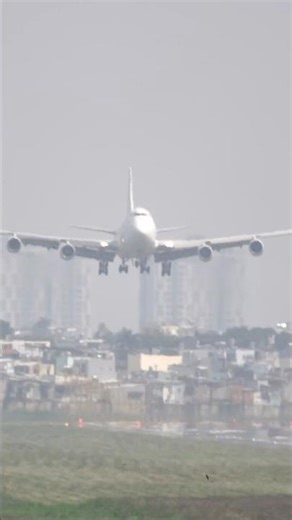 Boeing 747-300 landing at Tan Son Nhat ✈️✈️✈️
