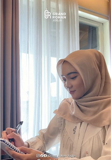 Checklist liburan tahun baru sudah lengkap? Tempat wisata, destinasi kuliner juga sudah? Sudah booking kamar di Grand Rohan Jogja belum? Eits, jangan sampai ketinggalan ya Di Grand Rohan Jogja liburan tahun baru akan lebih berkesan, dengan hiburan dan acara yang seru lho! Jangan sampai kehabisan kamar ya! Booking sekarang dan dapatkan harga yang terbaik 😉🥳 Room | Meeting | Wedding | Leisure: 0274 28 100 99 | 62 811-2555-675 www.grandrohanjogja.com #GrandRohanJogja #jogjaistimewa #staycationjog
