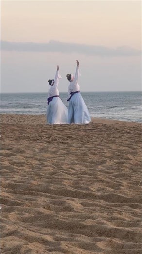 💃💃Interpretive Dancing on Easter Sunday at the Beach #Easter #Sunday #Dance #interpretivedance