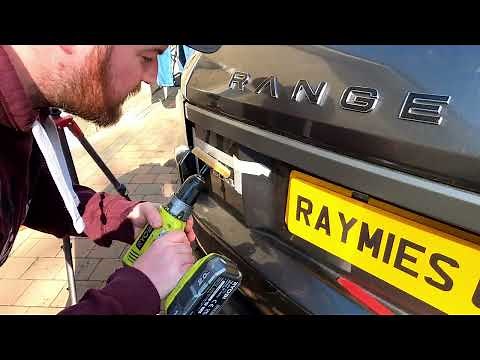 Replacing Range Rover Evoque letters