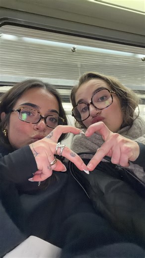 Julie 🌞 | GUYS VENEZ À MON VIDE DRESSING 🫂🥹❤️ demain 22 novembre à partir de 9h au 76 rue réaumur 75009 Paris📍 merci à @thehilldoor de nous prêter... | Instagram