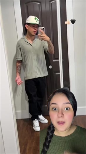 The vocal coach once again took singer Ángela Aguilar as an example, criticizing her for attempting to imitate Freddie Mercury's performances, arguing that her performances lack skill, are merely screaming, and show disrespect to the legendary figure.#ÁngelaAguilar #VocalCriticism #ImitationControversy