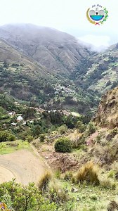 PAISAJE ENCANTADOR OBSERVADO DESDE MANCHAC PUNTA. Desde de Manchac Punta, se despliega una cobertura vegetal que evidencia la fertilidad del territorio y el equilibrio del ecosistema. A lo lejos, entre suaves ondulaciones del relieve, se distinguen los pueblos pertenecientes al distrito de Cochabamba. Pirushto, Ararayog y Micaela Bastidas. Estas localidades se integran armónicamente al entorno en un espacio que transmite calma y se convierte en una fuente de inspiración y paz interior. #AlliPats