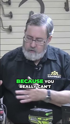 Plunge vs. Fixed-Base Router: Which One Should You Use? #Woodworking #Shorts