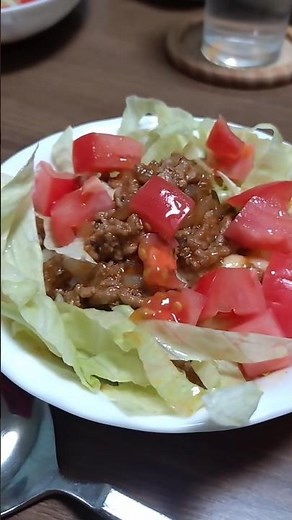 簡単タコライス🇲🇽肉団子とキャベツとコーンのスープ🥬🐷先日テレビでタコライスを見て、食べてみたくなって作りました💪ちょっとスパイシーで、野菜も沢山食べられて・・美味しかったです😋