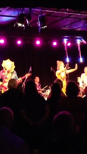 "Horror Movie" 🎶 1974 (Bob 'Bongo' Starkie's Skyhooks Show) Laura Davidson on vocals. Melb, Dec 2020