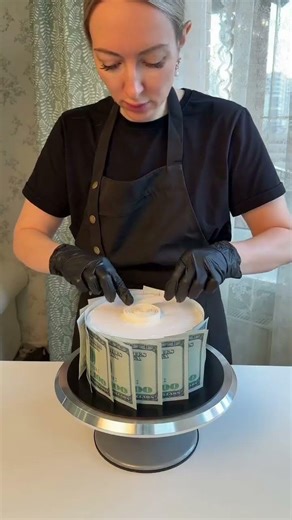 Unlock the Secrets to the Perfect Money Cake That Will Dazzle Any Gift Table!