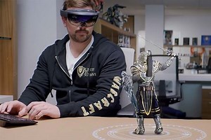 All Windows 10 PCs to Support HoloLens Next Year