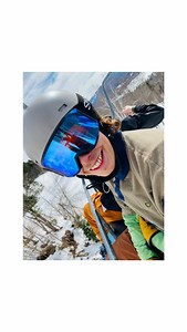 🤯🚀 📱 @raphaelle_charbonneau @primetime_clothing @voila.community #skiing #sunnyday #springskiing #snow #airtime #fun #skigram #slushskiing #climatechange | Quentin