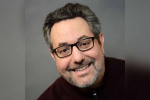 Anchor Dimitri Sotis, whose distinctive warm voice led WTOP’s evening news, dies at 55 - WTOP News