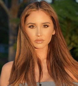 Catherine Paiz | Biography