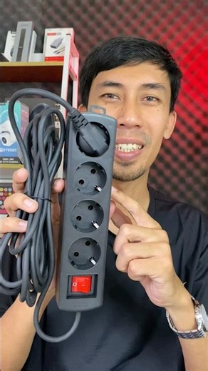 This power plug socket is definitely used a lot, guys.