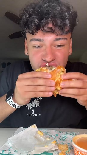 2.3K views · 71 reactions | Popeyes NEW Menu Items Review Mukbang #popeyes #popeyeschickensandwich #popeyesnewbiscuits #popeyesnewmenu #popeyesmukbang #mukbang #asmr #fyp | Dylaneatss | Facebook