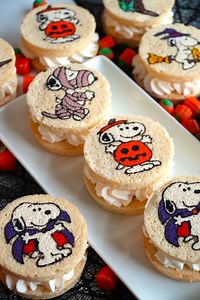 581K views · 14K reactions | Learn how to make these Mini Designed Sponge Cakes for Halloween this year! 癩 Complete Guide & links to all products I use for these cakes on my website, link in bio! 癩 https://thesqueakymixer.com/complete-guide-mini-designed-sponge-cakes/ | The Squeaky Mixer | Facebook