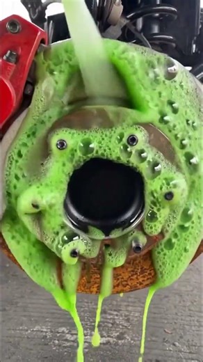 Satisfying Brake Disc Rust Removal 🔥🟢