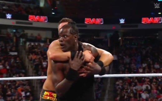 擂台内极具戏剧性的好运取胜！！！