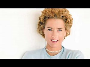 Téa Leoni Micro Bikini Drop Will Melt Your Screen—Try Not to Gasp