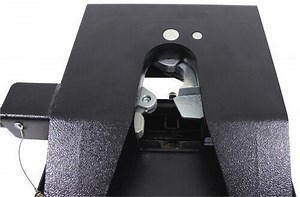 Demco Recon 5th Wheel Trailer Hitch for Chevy/GMC - Single Jaw - Above Bed - 21,000 lbs Demco 5th Wh