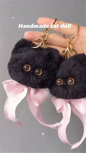 Rg Handcrafts on Instagram: "Handmade cat plush toy – super cute and perfect for bag charms or keychains! #HandmadePlush #CatLovers #diycrafts #pipecleaners#Keychain #DIYKeychain #CuteKeychains#handcrafts"