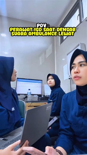 Islam Dewan Fahmi on Instagram: "vibesnya selalu deg-degan kalau ada ambulance lewat. apalagi dateng di jam-jam genting 15 menit sebelum operan 😖 . #pov #jokes #kontennakes #humornakes #nakes #nursingschool #nursingstudent #nursing #nurses #nurseslife #fyp #nursingproblems #perawat #tenagamedis #budakcorporate"