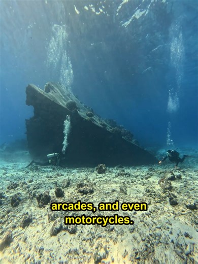 The Pool that has an entire City inside. 🏊‍♂️🏙️ This is the scariest and coolest pool on Earth. 🌍 Welcome to Deep Dive Dubai. 🇦🇪 It holds the World Record for the deepest diving pool (60 meters / 196 feet). But it’s not just a tiled box. It is designed to look like a