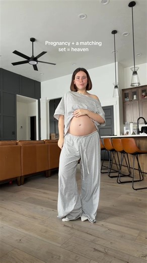 Finding the Perfect Fit: Clothing for Expecting Mothers