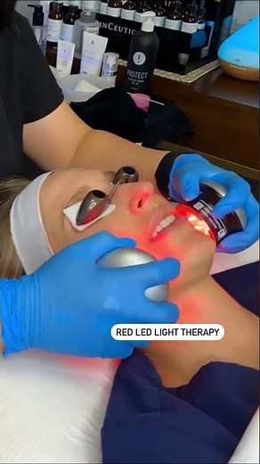 A Hydrafacial Treatment in 30 Seconds! | #SHORTS