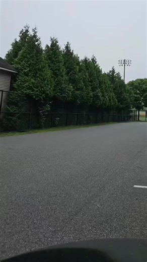 front shuv in the yeezy slides type day. 🥶