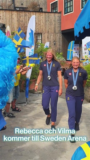 Rebecca Netzler och Vilma Bobeck på Sweden Arena