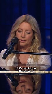 Early Christmas present! 🎁🎶 'River' with Sarah McLachlan and Kelly | The Kelly Clarkson Show