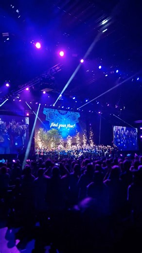 At the “find your flow! Festival” held in Basel, Switzerland, Rinpoche left the audiences in awe as he engaged and connected with them through his compelling lecture and demonstrations on the Tummo–Inner Fire Practice, a yogic method associated with Tibetan Buddhism. The festival hosted over 50 speakers on spirituality, wisdom, personal development, inner healing and many more, and provided a unique platform for individuals to explore various aspects of life. Rinpoche’s expertise added a distinc