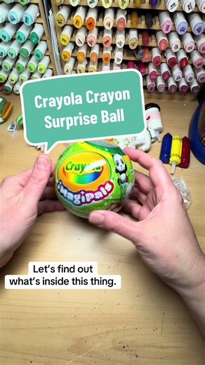 Unwrapping unboxing crayon surprise ball #crayon #craola #surprise @Crayola