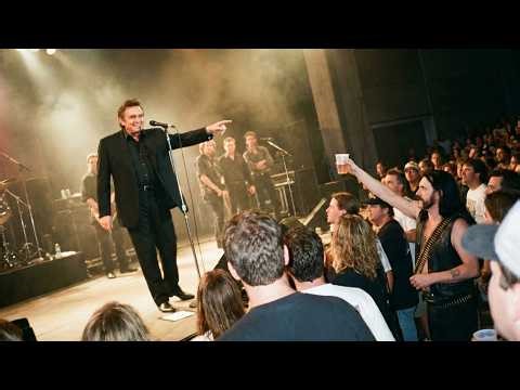 Johnny Cash STOPPED His Concert When He Saw Lemmy in the Crowd — What He Said Left 15,000 SPEECHLESS