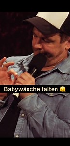 Hier ein Babywäsche-Falt-Tutorial... 😌 Tickets & Termine: www.janvanweyde.de | Jan van Weyde