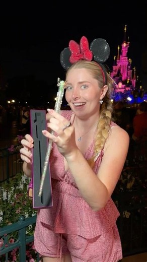 Paula's Disney WAND 🥹🪄🧚🏻 it's soooo beautiful, right?? 😍