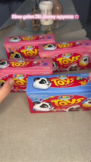 Bu seriden vazgeçemiyorum hep farklı tatlı şeyler çıkıyor 🥰🥳 Reklam yok kendim aldım #sürprizyumurta #jimmypandatoys #kinderjoy #toybox #kinder #kinderjoylovers #jimmygirls #toyboxkutuaçılımı #hotwheels #jimmypanda🐼❤🌎 #sürprizoyuncak #ozmominiegg