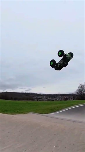 Big air arrma quake 223s