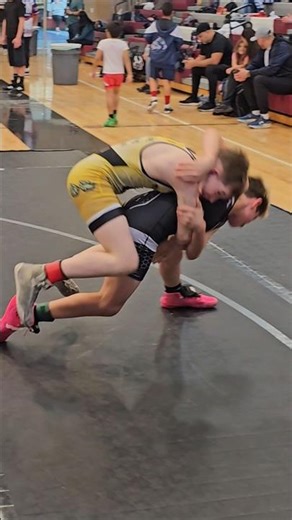 Do head locks work? #wrestling #usawrestling #grappling #judo #wrestler #shorts