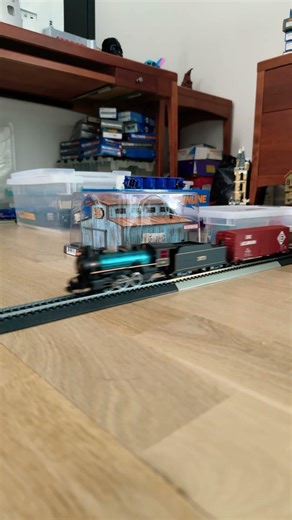 2 bay covered hopper train #hoscaletrains