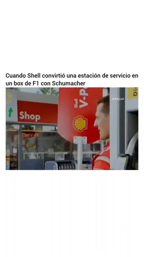 🎓 Aprende Marketing con Casos reales on Instagram: "En 2009, Shell hizo algo que parecía sacado de una película: un conductor común entró a cargar combustible… y terminó viviendo una parada en boxes de Fórmula 1 en la vida real. De repente, aparece Michael Schumacher, se pone el traje del equipo Ferrari, y junto a toda la crew realizan un pit stop completo en segundos. Cambio de neumáticos. Carga. Señal de “go”. Todo como si estuvieras en Mónaco, no en una estación de servicio. ¿El objetivo? Tr